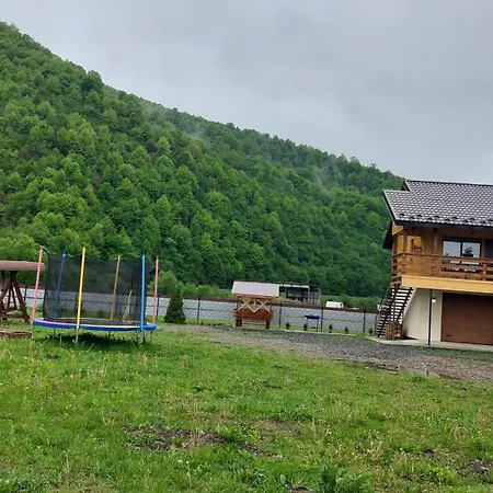 файний будинок Mizhhirya (Transcarpathia)